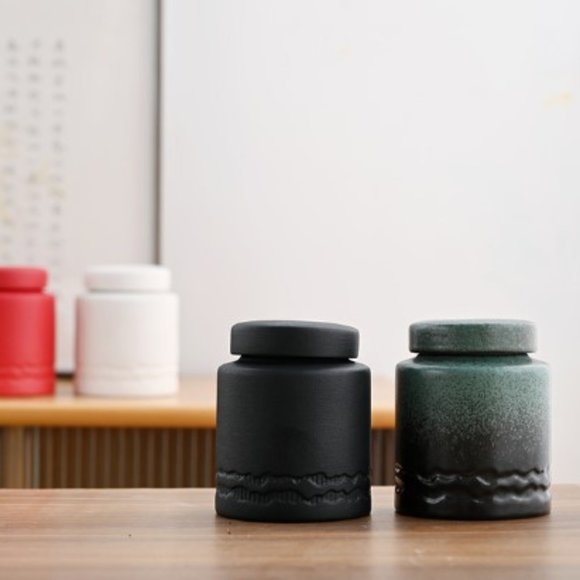 Large Vintage Ceramic Jar - Kitchen Food Canister w/ Airtight Lid (Black) - Picture 10 of 10